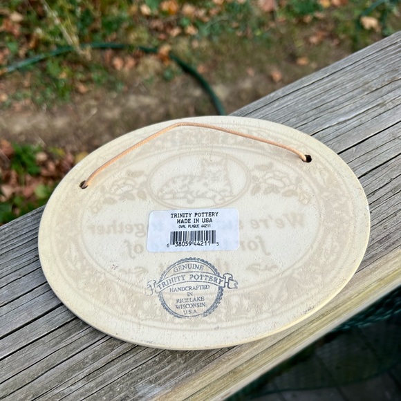 Ceramic Trinity Pottery Plaque We’re Staying Together For The Sake Of The Cat - Picture 7 of 10